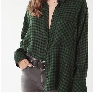 UO green women’s flannel